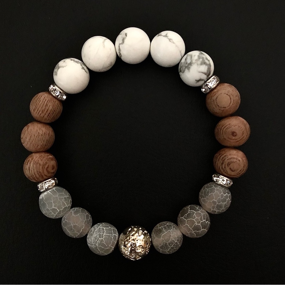 Howlite, wood and cracked agate gemstone diffuser bracelet